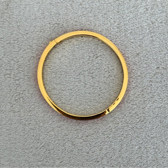 NWOT Kate Spade Spot The Spade Bangle Bracelet in Coral (Pink) - Picture 3 of 6